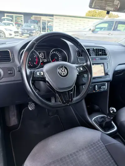 Volkswagen Polo 2016 - 9500 EUR, 131632 km - 131632km - foto 11 de 23