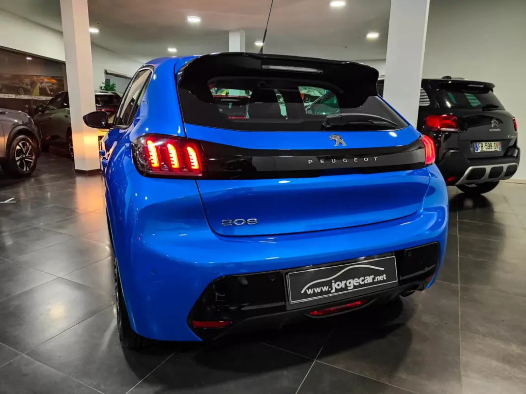 Peugeot 208 2019 - 14500 EUR, 90000 km - AUTO.MOTO.pt - 90000km - foto 17 de 60