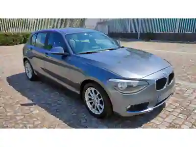 BMW 116 2013 - 7950 EUR, 323362 km - AUTO.MOTO.pt - 323362km - foto 6 de 15