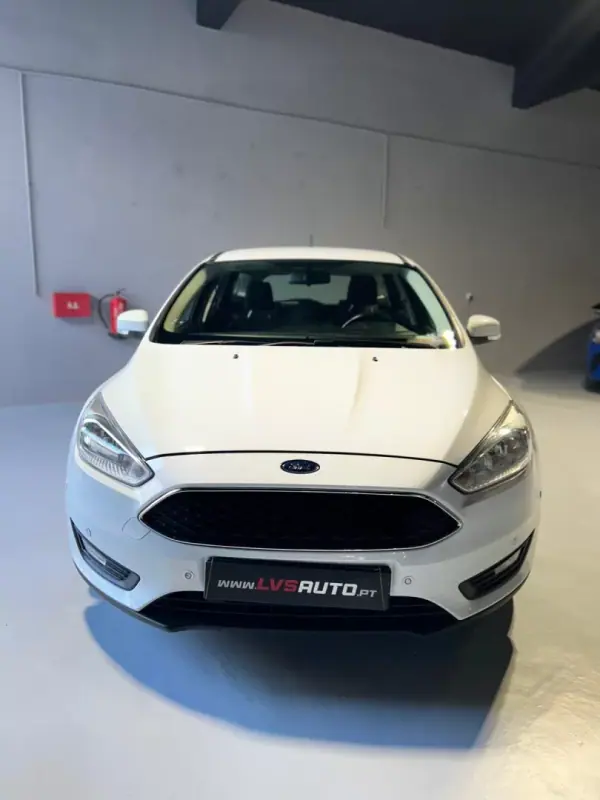 Ford Focus 2018 - 9900 EUR, 71250 km - AUTO.MOTO.pt - 71250km - foto 5 de 27
