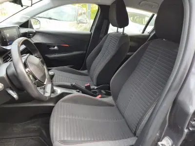 Peugeot 208 2023 - 17900 EUR, 91000 km - AUTO.MOTO.pt - 91000km - foto 8 de 11