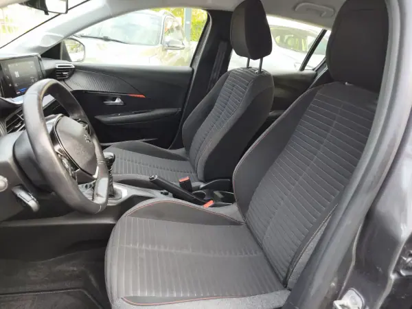 Peugeot 208 2023 - 17900 EUR, 91000 km - AUTO.MOTO.pt - 91000km - foto 8 de 11