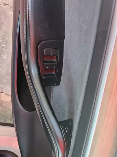 Tesla Model Y 2021 — foto 6 de 16