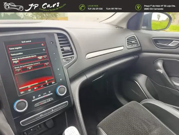 Renault Mégane 2016 - 12500 EUR, 106380 km - AUTO.MOTO.pt - 106380km - foto 11 de 13