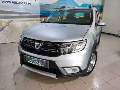 Dacia Sandero 2020 - 11750 EUR, 54000 km - AUTO.MOTO.pt - 54000km - foto 4 de 25