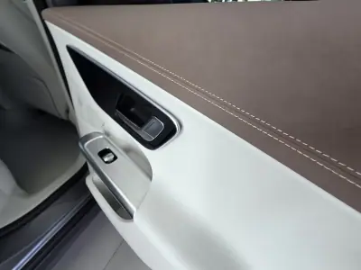 Mercedes-Benz EQE 2025 - 58990 EUR, 8906 km - AUTO.MOTO.pt - 8906km - foto 37 de 46