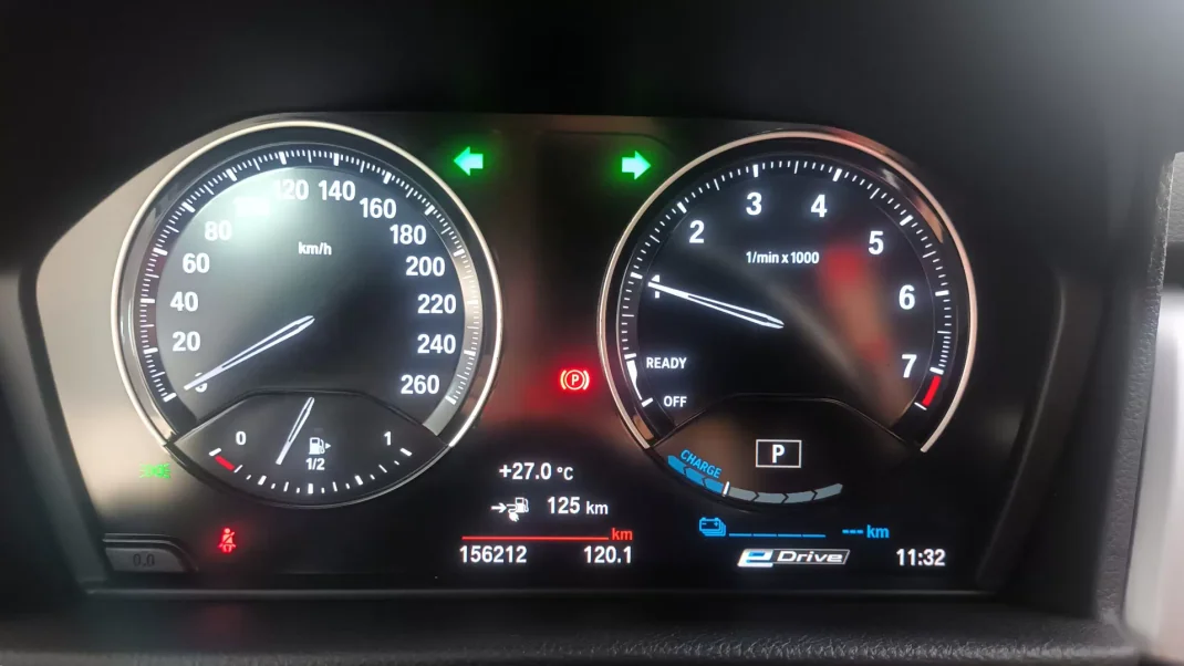 BMW 225xe Active Tourer 2019 - 18750 EUR, 156212 km - AUTO.MOTO.pt - 156212km - foto 24 de 68