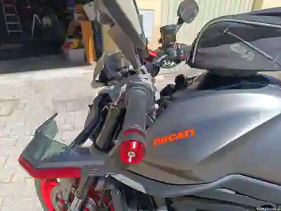 Ducati Monster 937 SP 2021 - 8375 EUR, 30000 km - AUTO.MOTO.pt - 30000km - foto 10 de 11