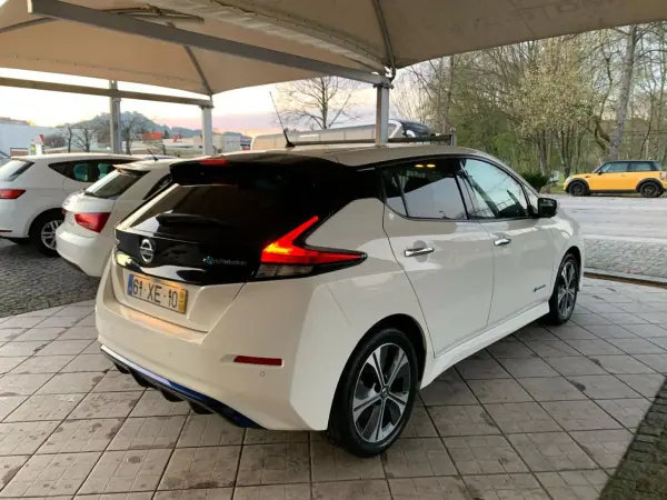 Nissan Leaf 2019 - 16450 EUR, 58449 km - AUTO.MOTO.pt - 58449km - foto 4 de 16