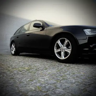 Audi A4 Avant 2012 - 13900 EUR, 258000 km - AUTO.MOTO.pt - 258000km - foto 8 de 15