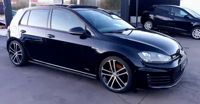 Volkswagen Golf 2014 - 18900 EUR, 168243 km - AUTO.MOTO.pt - 168243km - foto 6 de 13