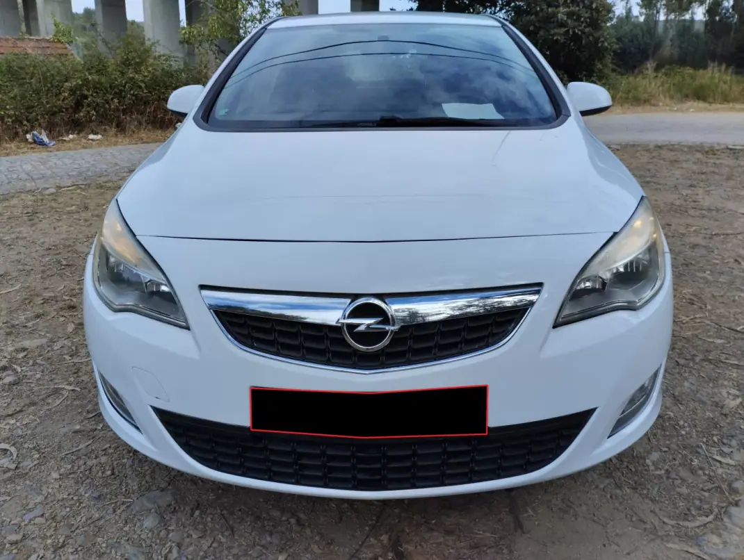 Opel Astra 2015 - 8950 EUR, 190000 km - AUTO.MOTO.pt - 190000km - foto 3 de 31