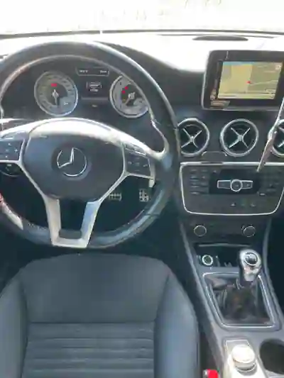 Mercedes-Benz A 180 2014 - 14990 EUR, 173538 km - AUTO.MOTO.pt - 173538km - foto 6 de 13