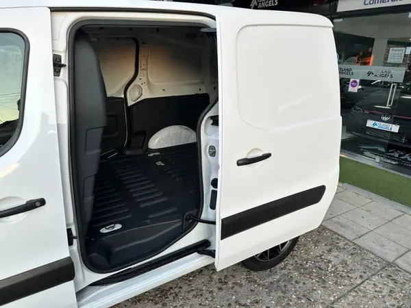 Citroën 1.6 HDI IVA Dedutível 2016 - 11500 EUR, 175000 km - AUTO.MOTO.pt - 175000km - foto 9 de 39