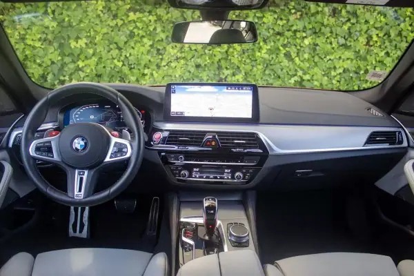 BMW M5 2020 - 92900 EUR, 31800 km - AUTO.MOTO.pt - 31800km - foto 16 de 21