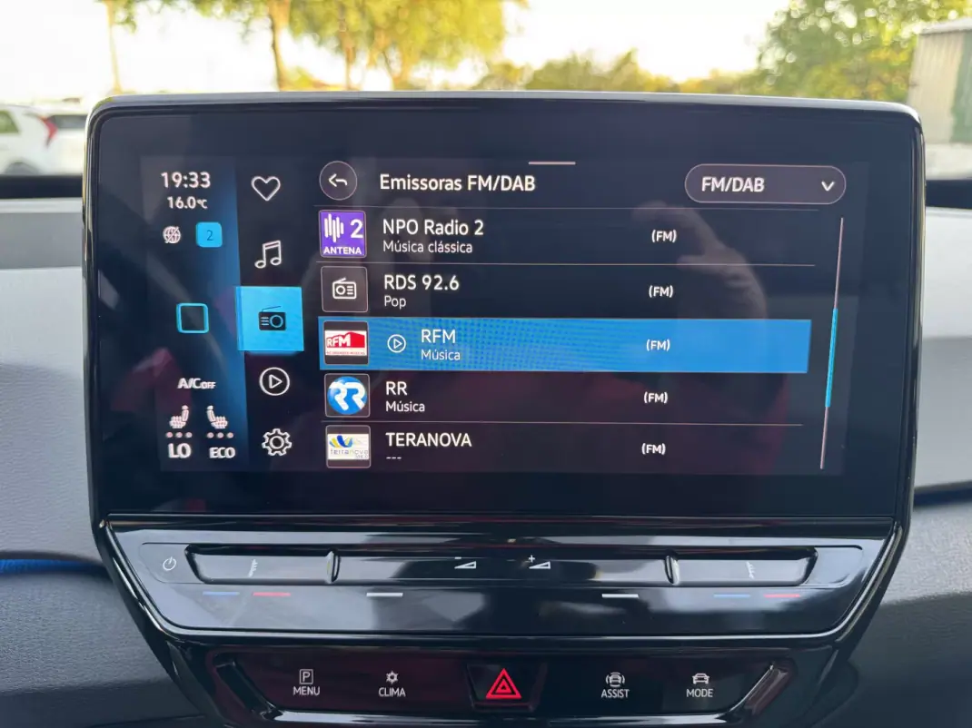 Volkswagen ID.3 2020 - 19900 EUR, 93000 km - AUTO.MOTO.pt - 93000km - foto 14 de 44