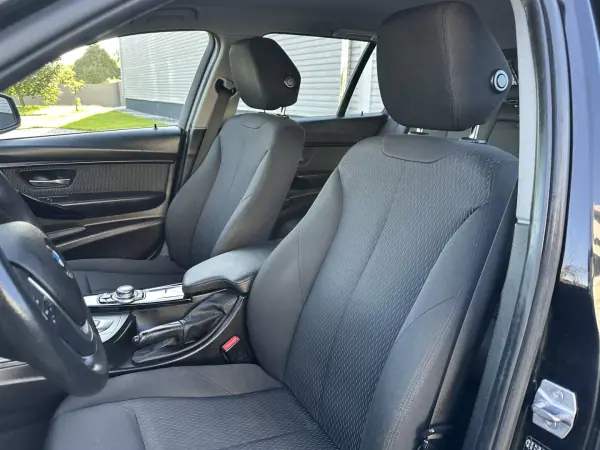 BMW 320 2017 - 14900 EUR, 260000 km - AUTO.MOTO.pt - 260000km - foto 34 de 65