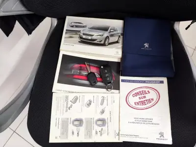Peugeot 308 2014 - 8980 EUR, 165000 km - AUTO.MOTO.pt - 165000km - foto 22 de 22