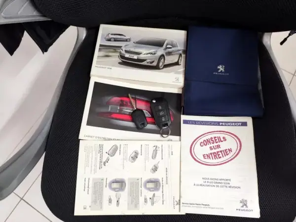 Peugeot 308 2014 - 8980 EUR, 165000 km - AUTO.MOTO.pt - 165000km - foto 22 de 22