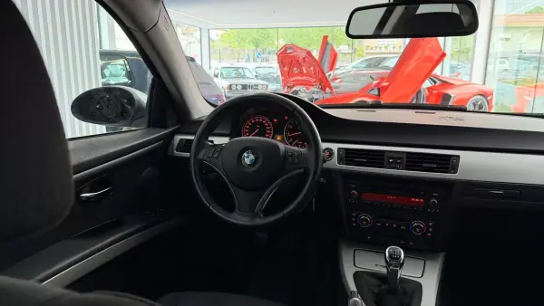 BMW 320 2007 - 13990 EUR, 175425 km - AUTO.MOTO.pt - 175425km - foto 12 de 24