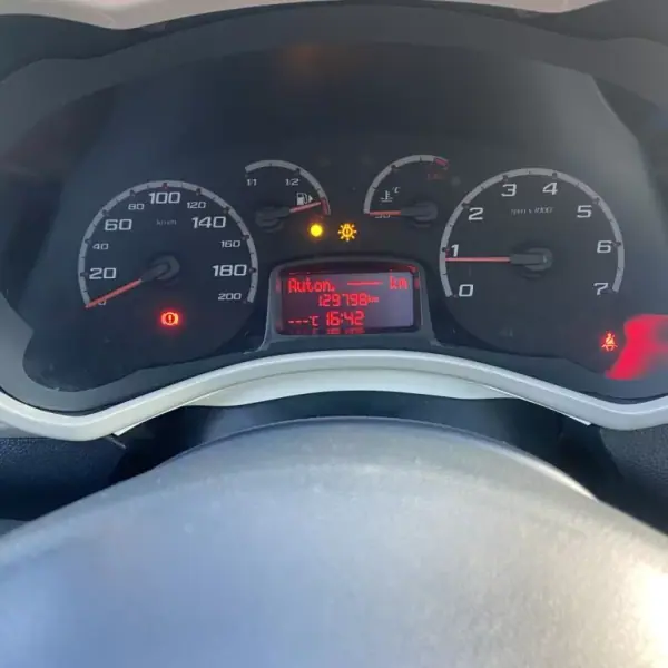 Ford KA 2013 - 7990 EUR, 129000 km - AUTO.MOTO.pt - 129000km - foto 14 de 22