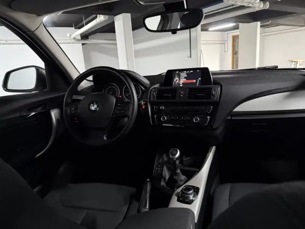 BMW 116 2015 - 12800 EUR, 187000 km - AUTO.MOTO.pt - 187000km - foto 21 de 25