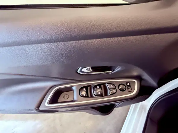 Nissan Micra 2022 - 15000 EUR, 89950 km - AUTO.MOTO.pt - 89950km - foto 57 de 73