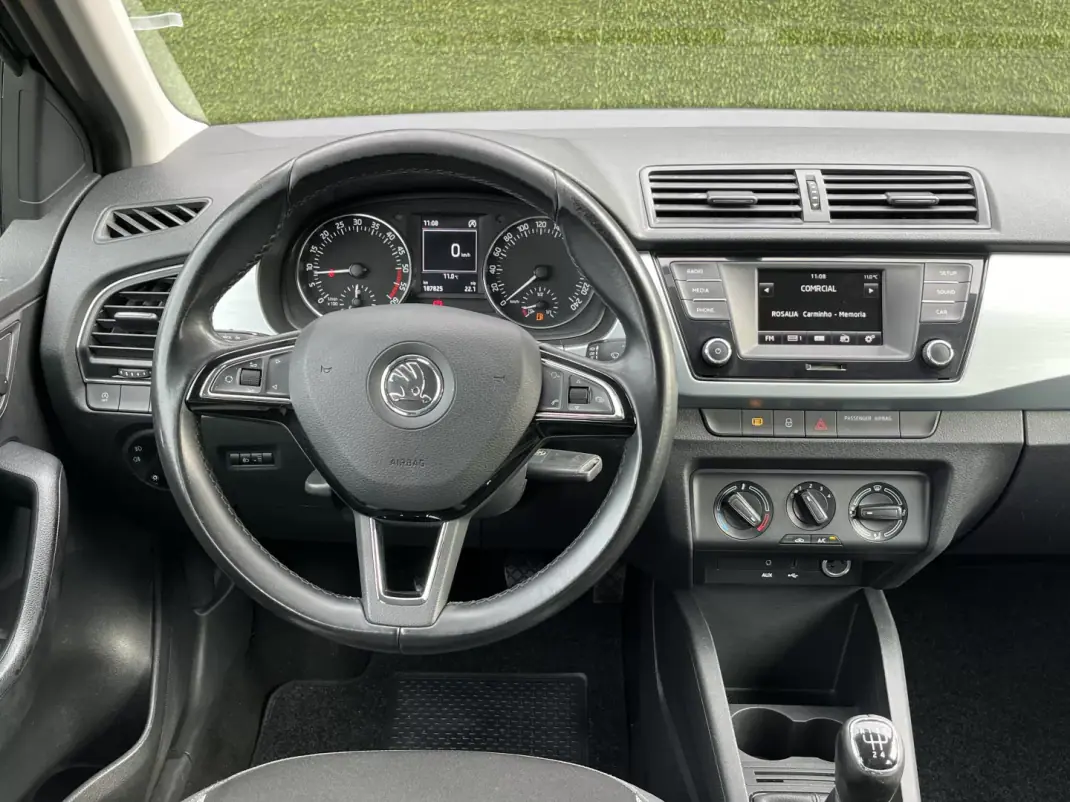 Skoda Fabia 2015 - 8900 EUR, 187000 km - AUTO.MOTO.pt - 187000km - foto 22 de 22