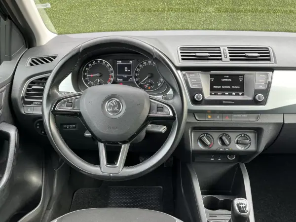 Skoda Fabia 2015 - 8900 EUR, 187000 km - AUTO.MOTO.pt - 187000km - foto 22 de 22