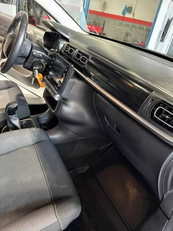 Citroën C3 2022 - 11000 EUR, 129000 km - AUTO.MOTO.pt - 129000km - foto 16 de 35