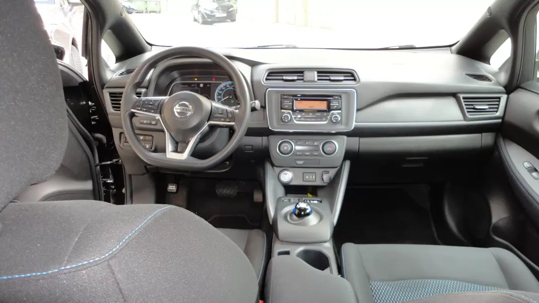 Nissan Leaf 2021 - 14900 EUR, 44768 km - AUTO.MOTO.pt - 44768km - foto 14 de 23