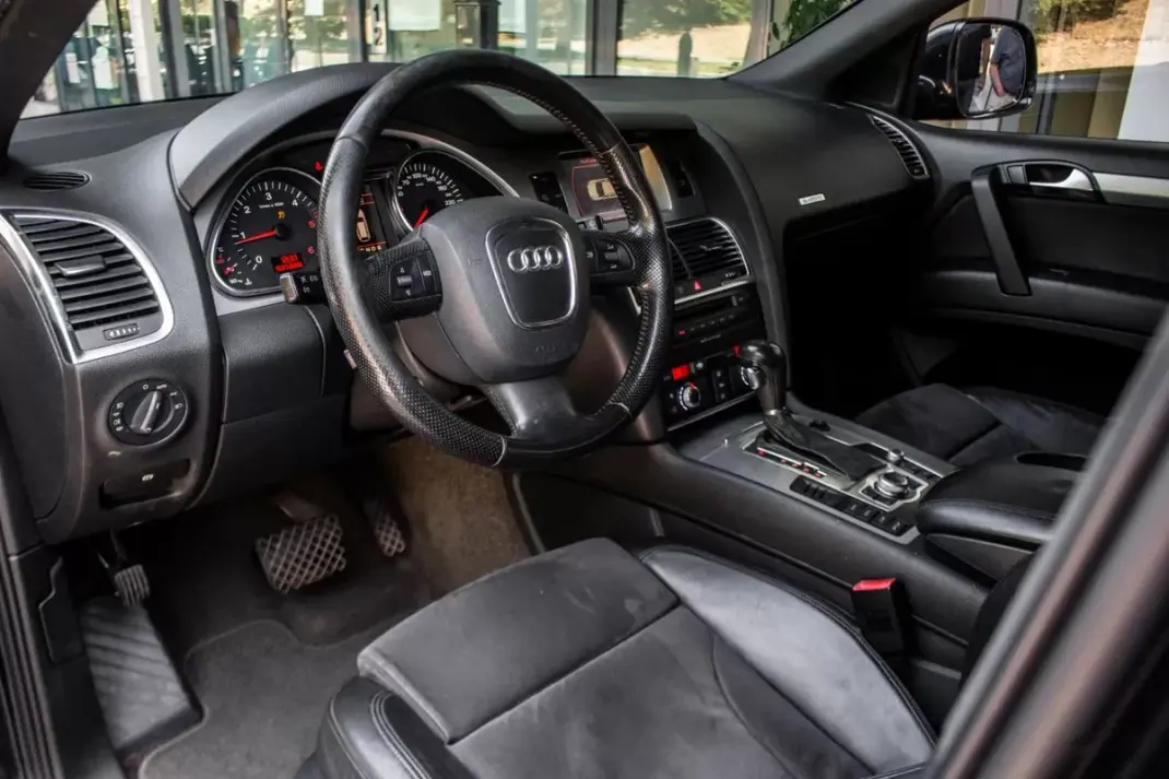 Audi Q7 2007 - 13790 EUR, 328646 km - 328646km - foto 13 de 38