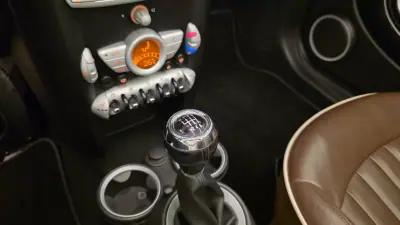 MINI Cooper 2010 - 9900 EUR, 144067 km - AUTO.MOTO.pt - 144067km - foto 42 de 56