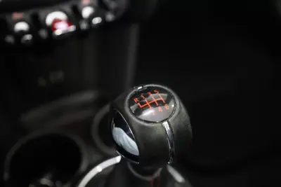 MINI One 2018 - 18950 EUR, 84859 km - AUTO.MOTO.pt - 84859km - foto 35 de 43