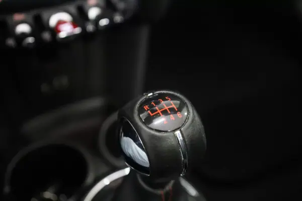 MINI One 2018 - 18950 EUR, 84859 km - AUTO.MOTO.pt - 84859km - foto 35 de 43