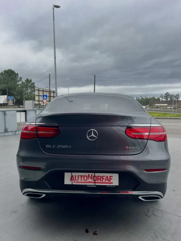 Mercedes-Benz GLC 250 2018 - 47000 EUR, 53761 km - AUTO.MOTO.pt - 53761km - foto 5 de 13