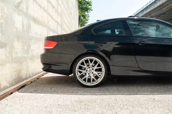 BMW 320 2007 - 12490 EUR, 230000 km - AUTO.MOTO.pt - 230000km - foto 11 de 42