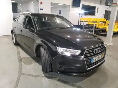 Audi A3 Sportback 2018 - 15650 EUR, 163117 km - 163117km - foto 3 de 13