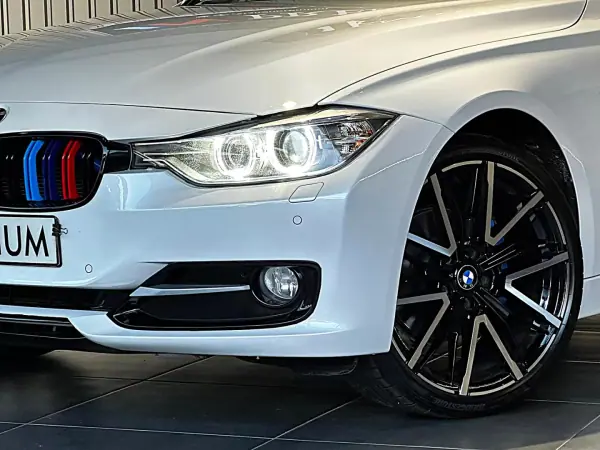 BMW 318 2012 - 16990 EUR, 173500 km - AUTO.MOTO.pt - 173500km - foto 8 de 35