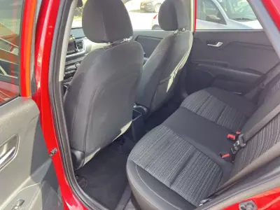 Kia Stonic 2025 - 20500 EUR, 17500 km - AUTO.MOTO.pt - 17500km - foto 8 de 19