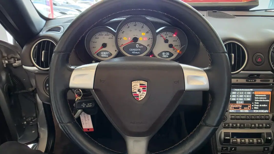 Porsche Boxster 2008 - 39900 EUR, 133697 km - 133697km - foto 44 de 64