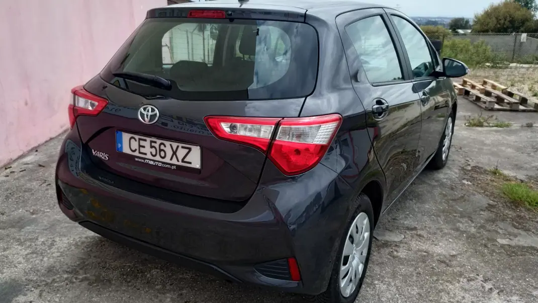 Toyota Yaris 2018 - 12500 EUR, 68000 km - AUTO.MOTO.pt - 68000km - foto 5 de 24