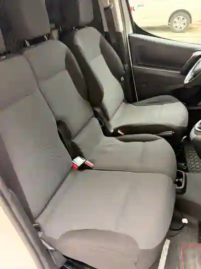 Peugeot PARTNER 1.6 HDI L2 2017 - 12700 EUR, 146000 km - AUTO.MOTO.pt - 146000km - foto 10 de 13