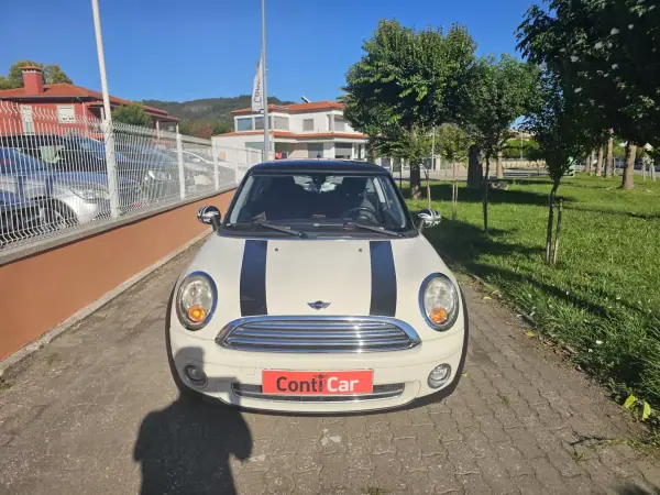 MINI One One 2009 Gasolina — 164 320 km MINI One One 2009 Gasolina