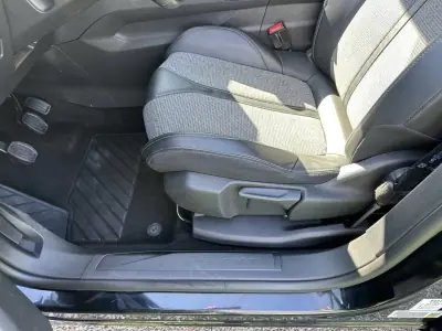 Peugeot 5008 2018 - 14900 EUR, 190000 km - 190000km - foto 67 de 73
