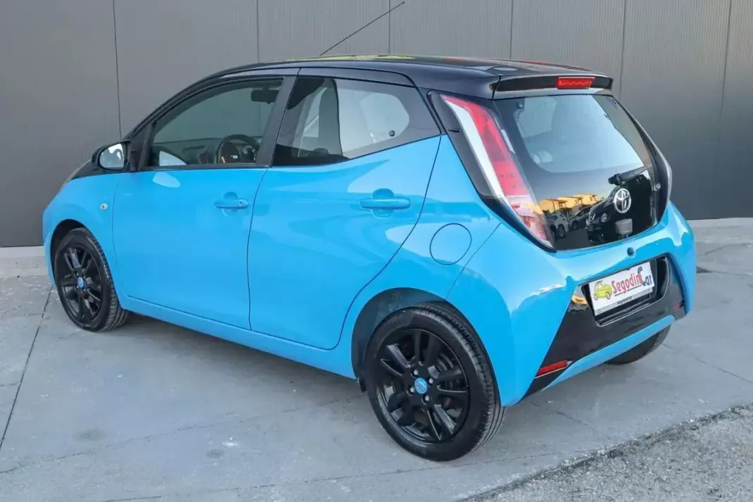 Toyota Aygo 2015 - 7990 EUR, 90537 km - 90537km - foto 6 de 20