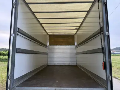 Iveco DAILY 35-140 CONTENTOR E PLATAFORMA 2018 - 29990 EUR, 81000 km - AUTO.MOTO.pt - 81000km - foto 11 de 28