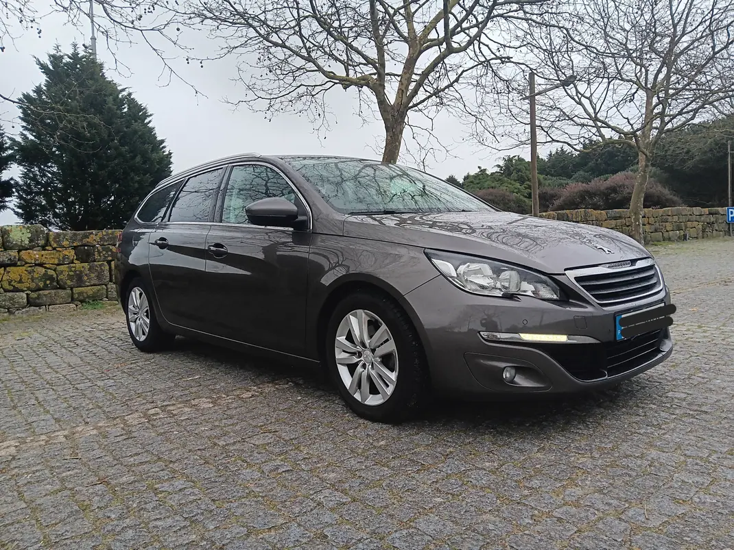 Peugeot 308 SW 2014 - 6490 EUR, 202000 km - 202000km - foto 2 de 15
