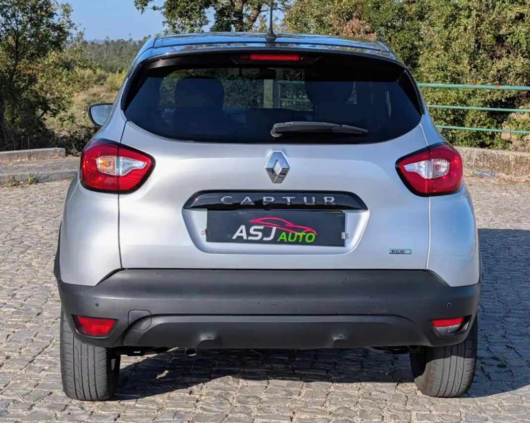 Renault Captur 2017 - 8250 EUR, 210285 km - 210285km - foto 8 de 21