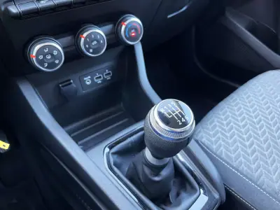 Renault Clio 2021 - 12490 EUR, 129465 km - AUTO.MOTO.pt - 129465km - foto 18 de 22